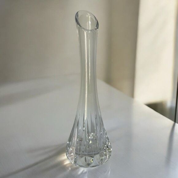 8 Inches Crystal Stem Vase with fluted heavy base and angled mouth - Picture 3 of 9
